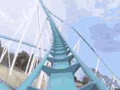 哈尔滨遭遇极端大风，过山车惊险半空倒挂