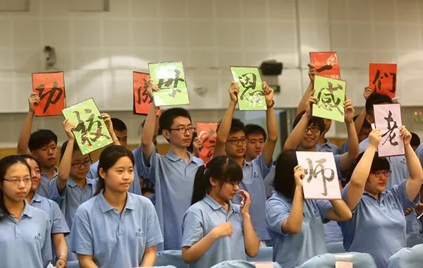 高三最后一课，告别与泪崩的青春记忆